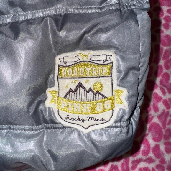 Victoria’s Secret PINK 2000s Grey Vest with Fur Detachable Hood Size Large 🎿🩷❄️ - Picture 6 of 8